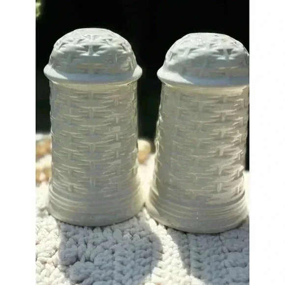 Salt & Pepper Shakers Sunflowers with Basket Weave Design Ceramic Vintage - Picture 5 of 5